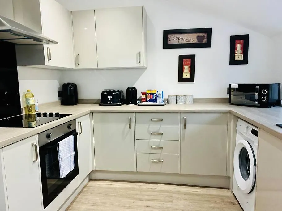 Spacious Home With On-Street Parking Cardiff