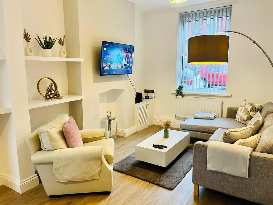 Holiday home Spacious Home With On-Street Parking Cardiff