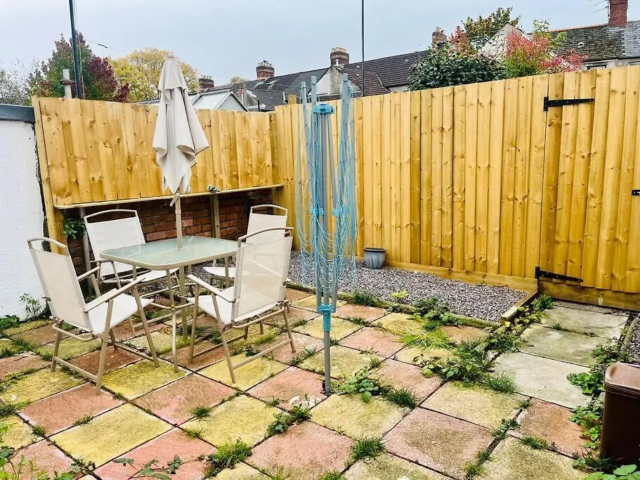 Holiday home Spacious Home With On-Street Parking Cardiff
