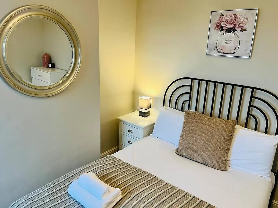 Spacious Home With On-Street Parking Cardiff