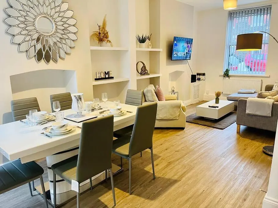 Spacious Home With On-Street Parking Cardiff